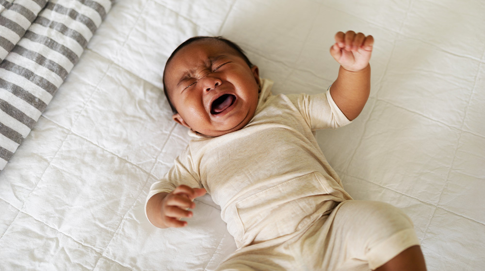 Como saber se é cólica ou gases no bebê